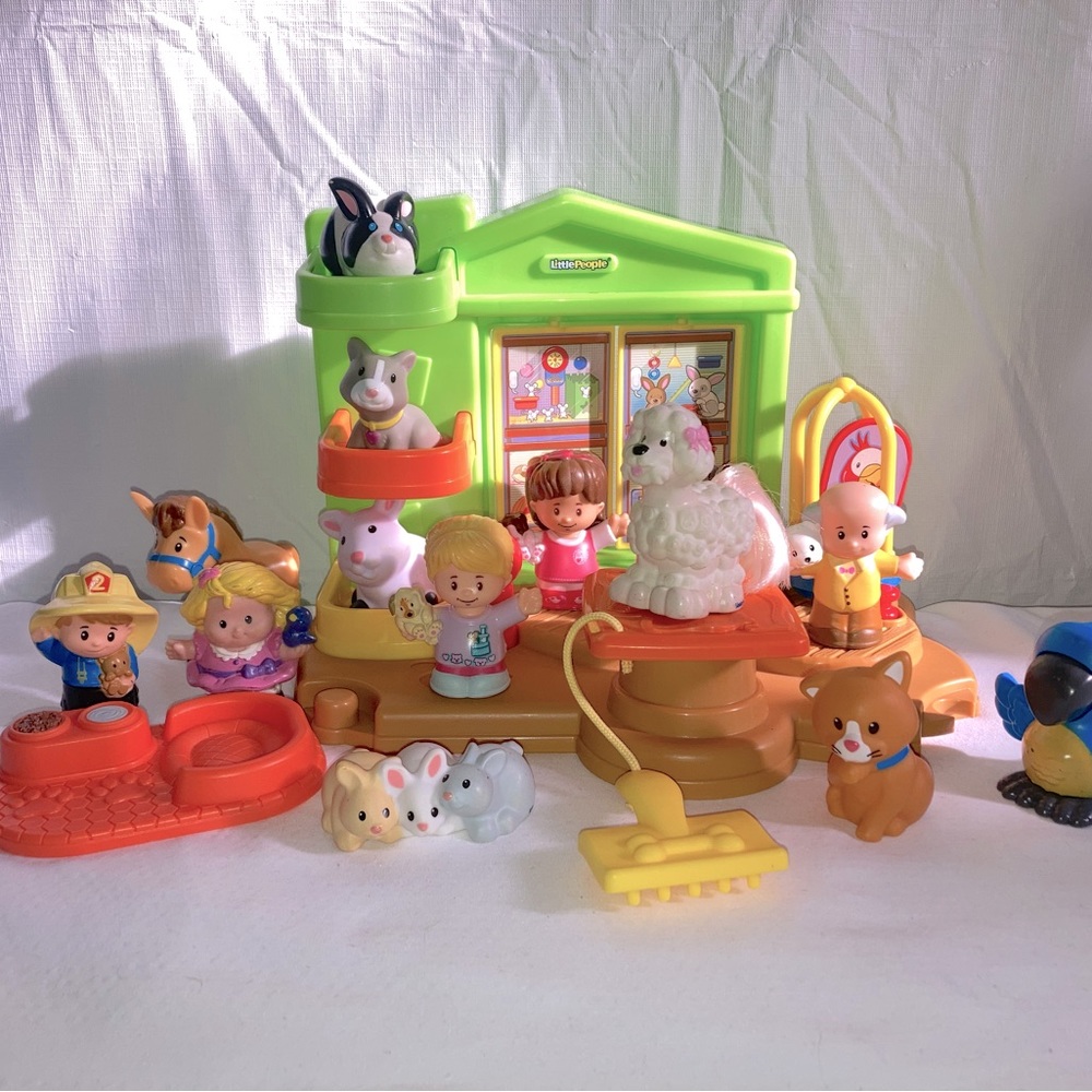 Little People Pet Center with Characters and Animals
